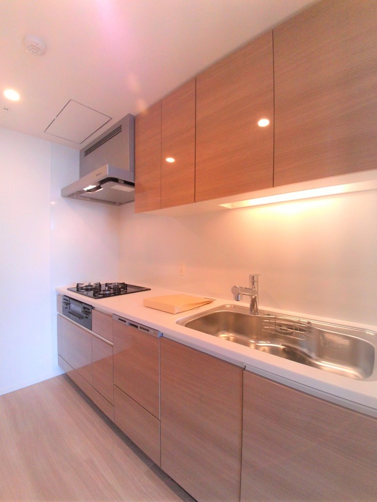 キッチン　※同物件別住戸の写真を参考に掲載しております。