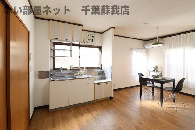 居室・リビング　こちらの居間で趣味の時間をお楽しみください