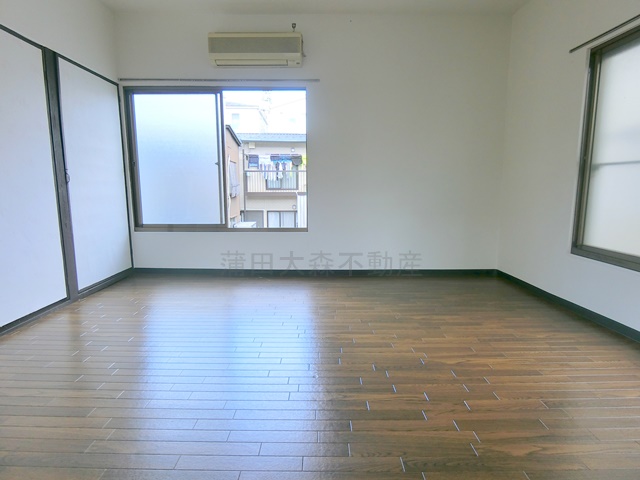 居室・リビング　2階階段側洋室6帖