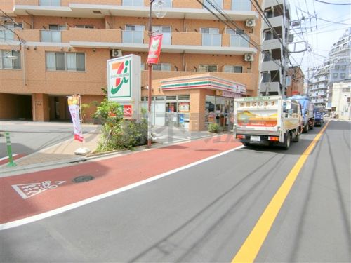 コンビニ　セブン-イレブン西大井滝王子通り店（コンビニ）まで984m