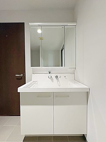 洗面設備　※反転タイプです