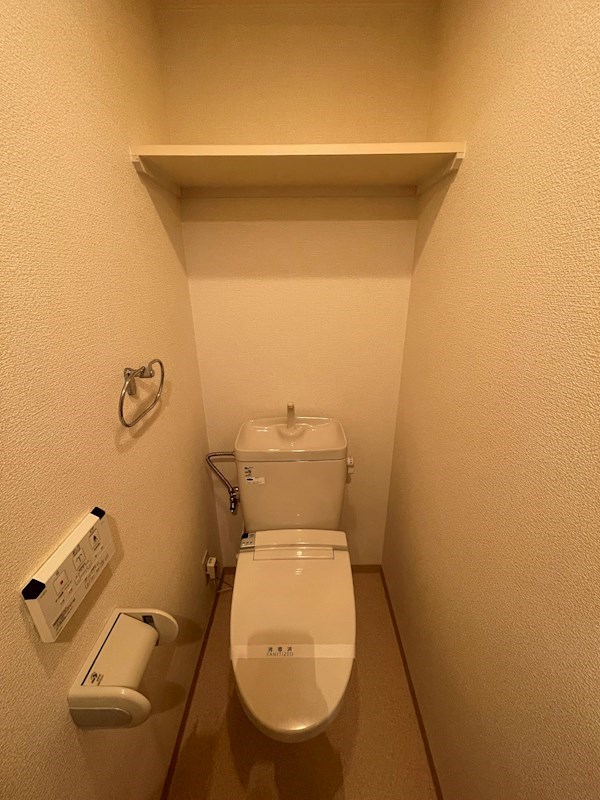 トイレ　※同タイプの他のお部屋です