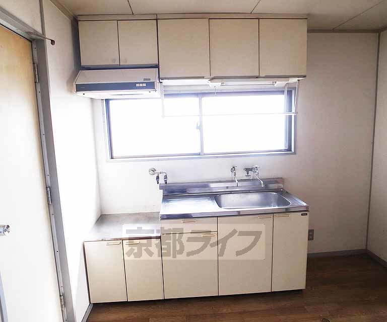キッチン　窓からの光が！