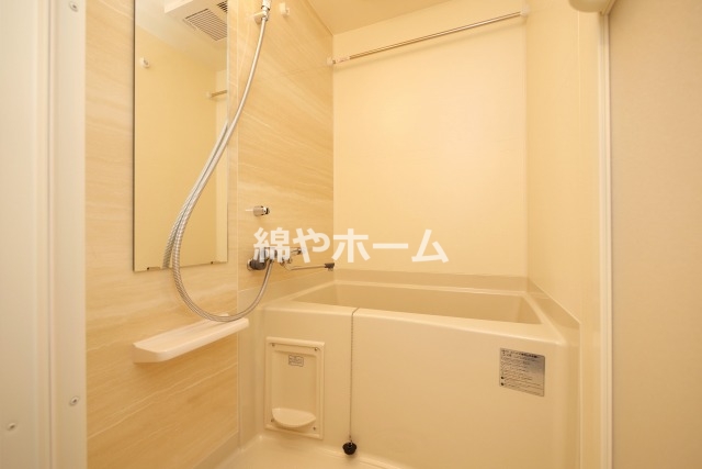 バス・シャワールーム　ゆったり過ごせるお風呂です