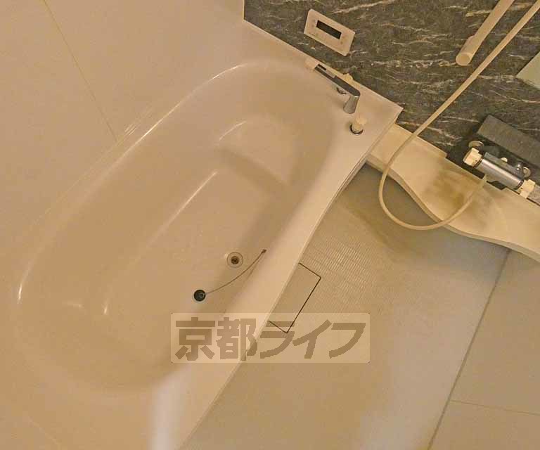 バス・シャワールーム　綺麗なお風呂です。