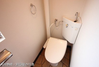トイレ　※別号室の為、現況優先