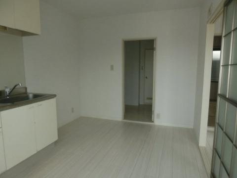 メゾン南春日丘　居室・リビング　ＤＫ