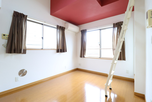 居室・リビング　二面採光のお部屋です。