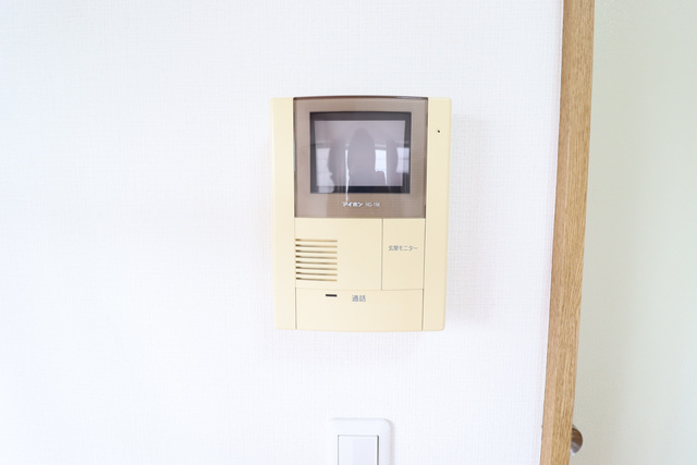 セキュリティ　モニター付きインターホンです。
