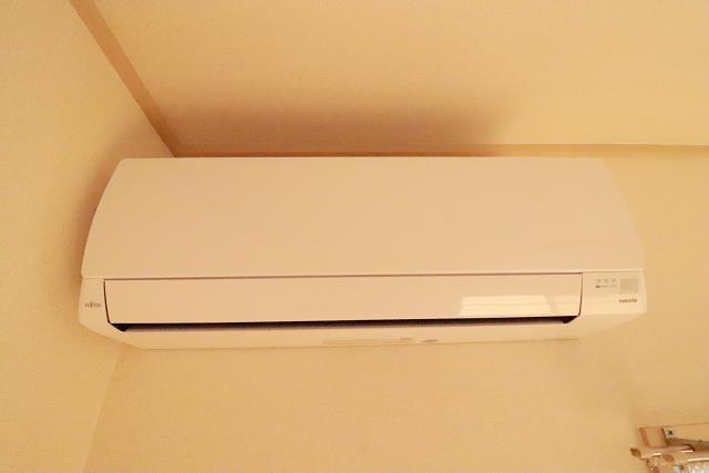 その他　エアコン（写真は102号室）