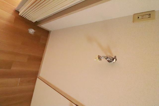 その他設備　室内洗濯機置き場（写真は102号室）