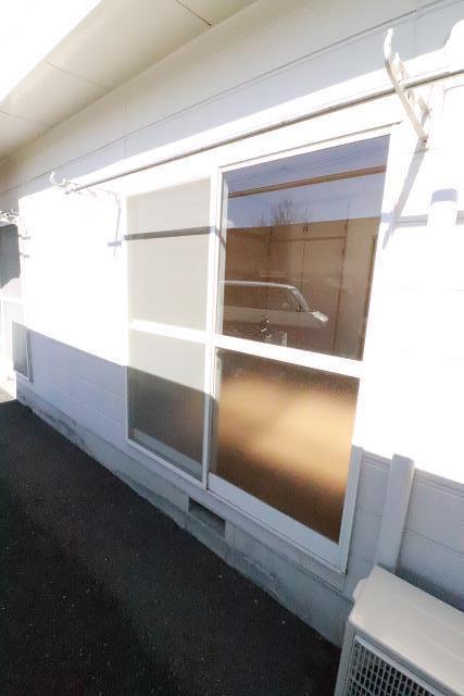 バルコニー　（写真は102号室）