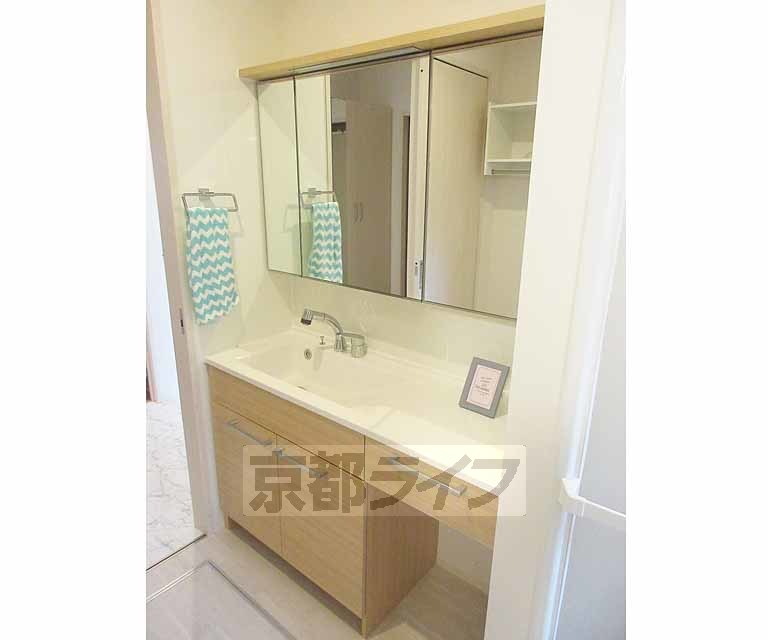 洗面設備　大きな洗面台！