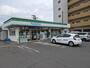 コンビニ　ファミリーマート（コンビニ）まで740m