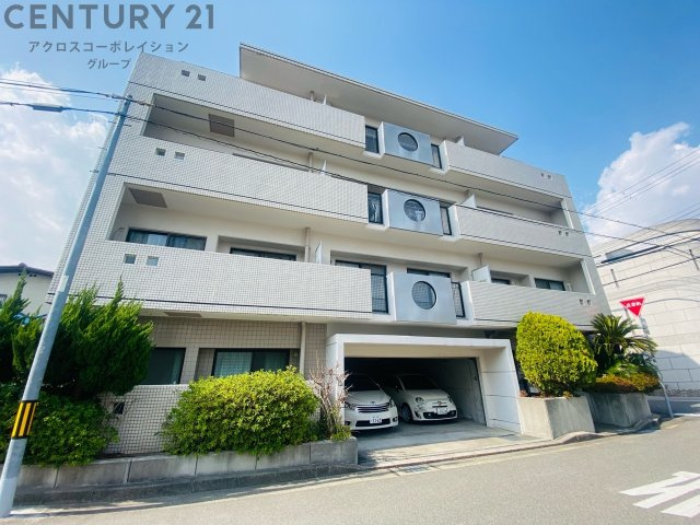 建物外観　駅近のファミリー様、新婚様向け2LDK♪