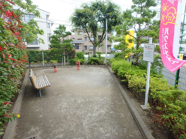 その他共有部分　敷地内にミニ公園があります