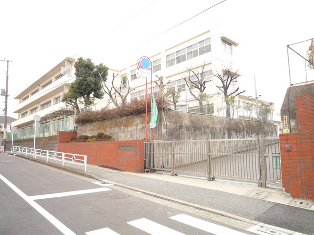 小学校　横浜市立丸山台小学校（小学校）まで130m