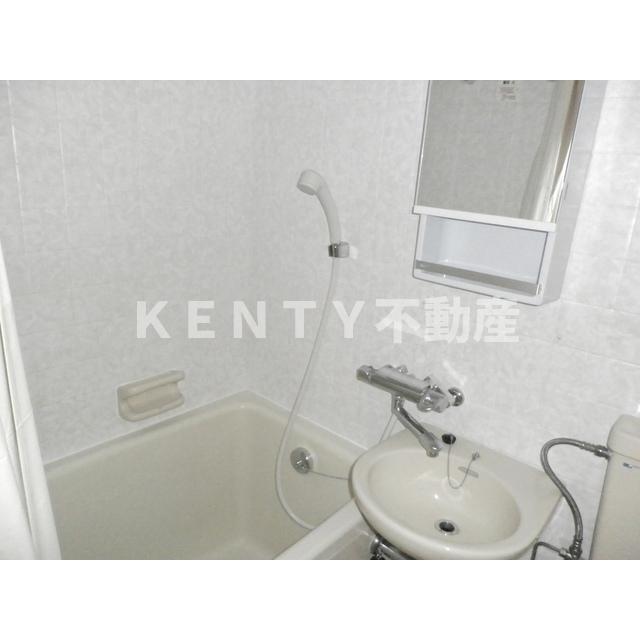 バス・シャワールーム　落ち着いた空間のお風呂です