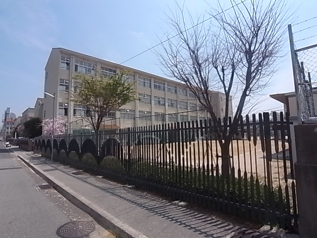 中学校　神戸市立本庄中学校（中学校）まで637m