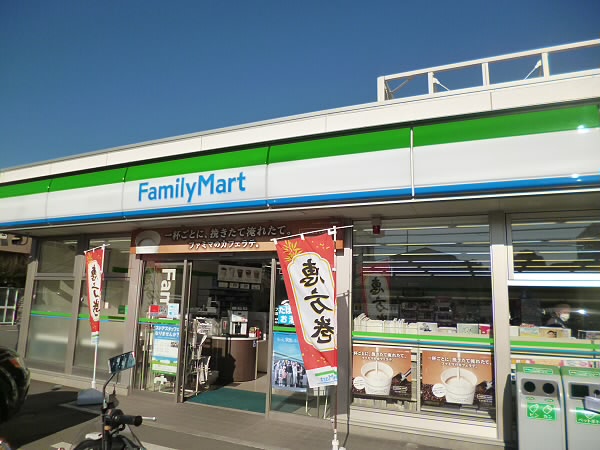コンビニ　ファミリーマート（コンビニ）まで508m