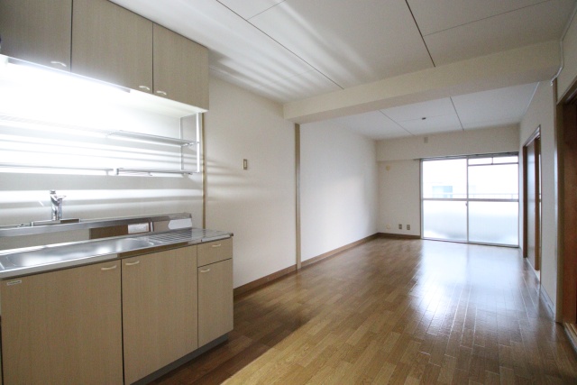 居室・リビング　※別号室参考写真の為現状優先となります