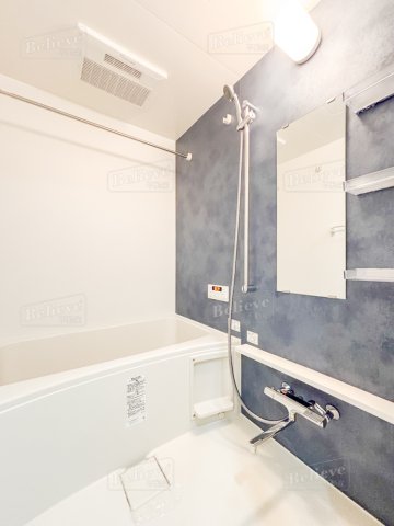 バス・シャワールーム　追い焚き・浴室乾燥機付きのお風呂です♪