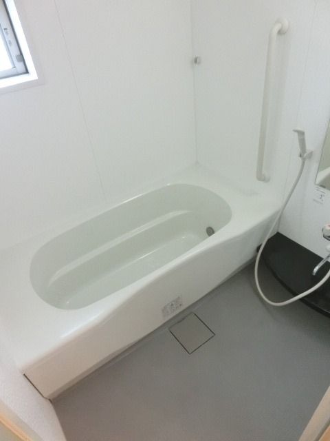 バス・シャワールーム　経済的な追い炊き機能付きです