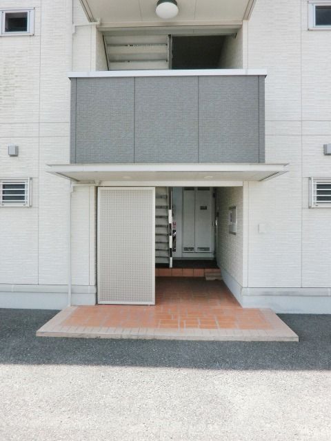 エントランス　建物入り口部分です