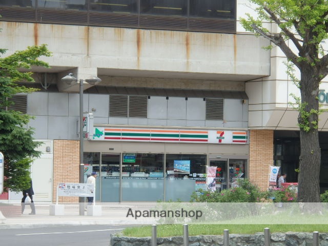 コンビニ　セブンイレブン（コンビニ）まで498m