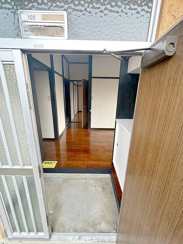 玄関　シューズボックス完備
