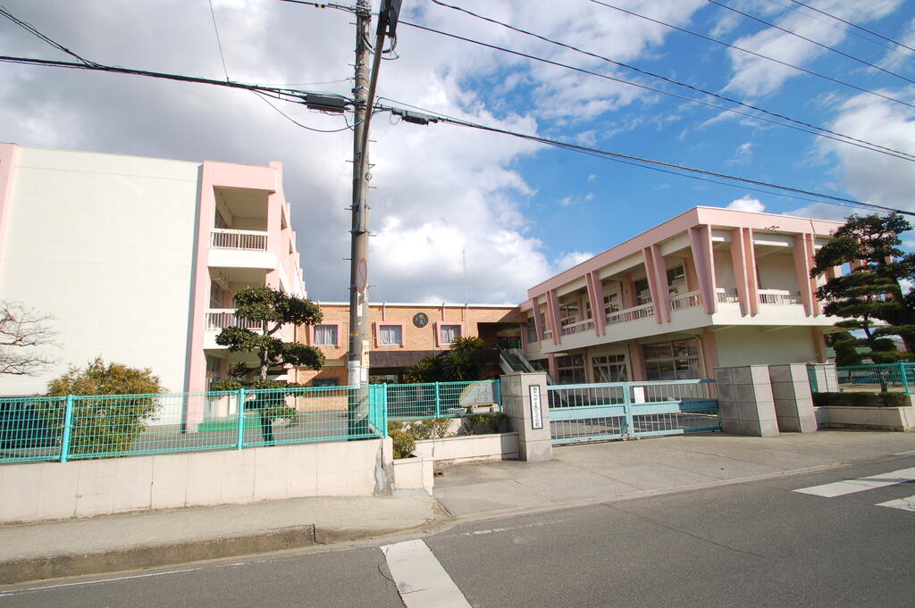 小学校　瀬戸内市立邑久小学校（小学校）まで1872m