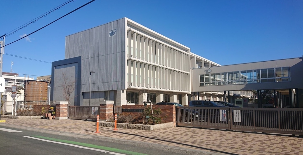 中学校　浜松市立蜆塚中学校（中学校）まで533m