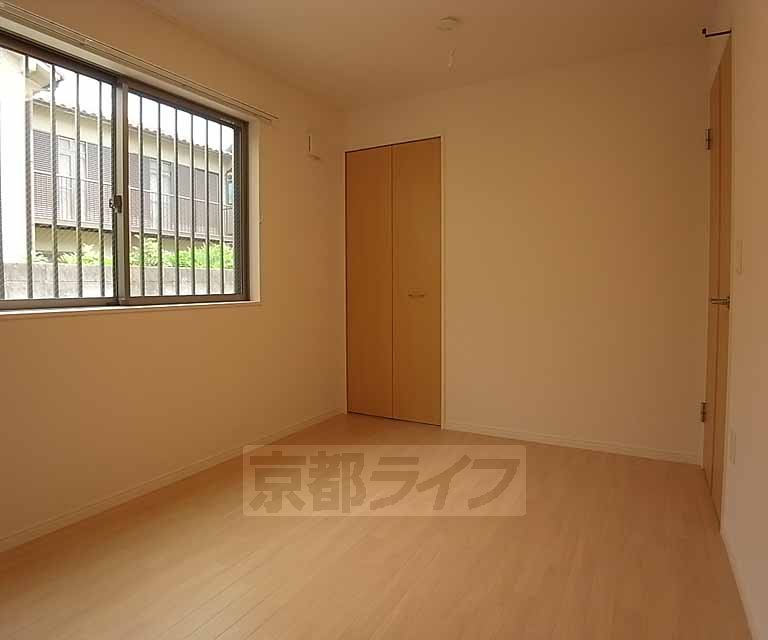 居室・リビング　５．４帖の洋室です。