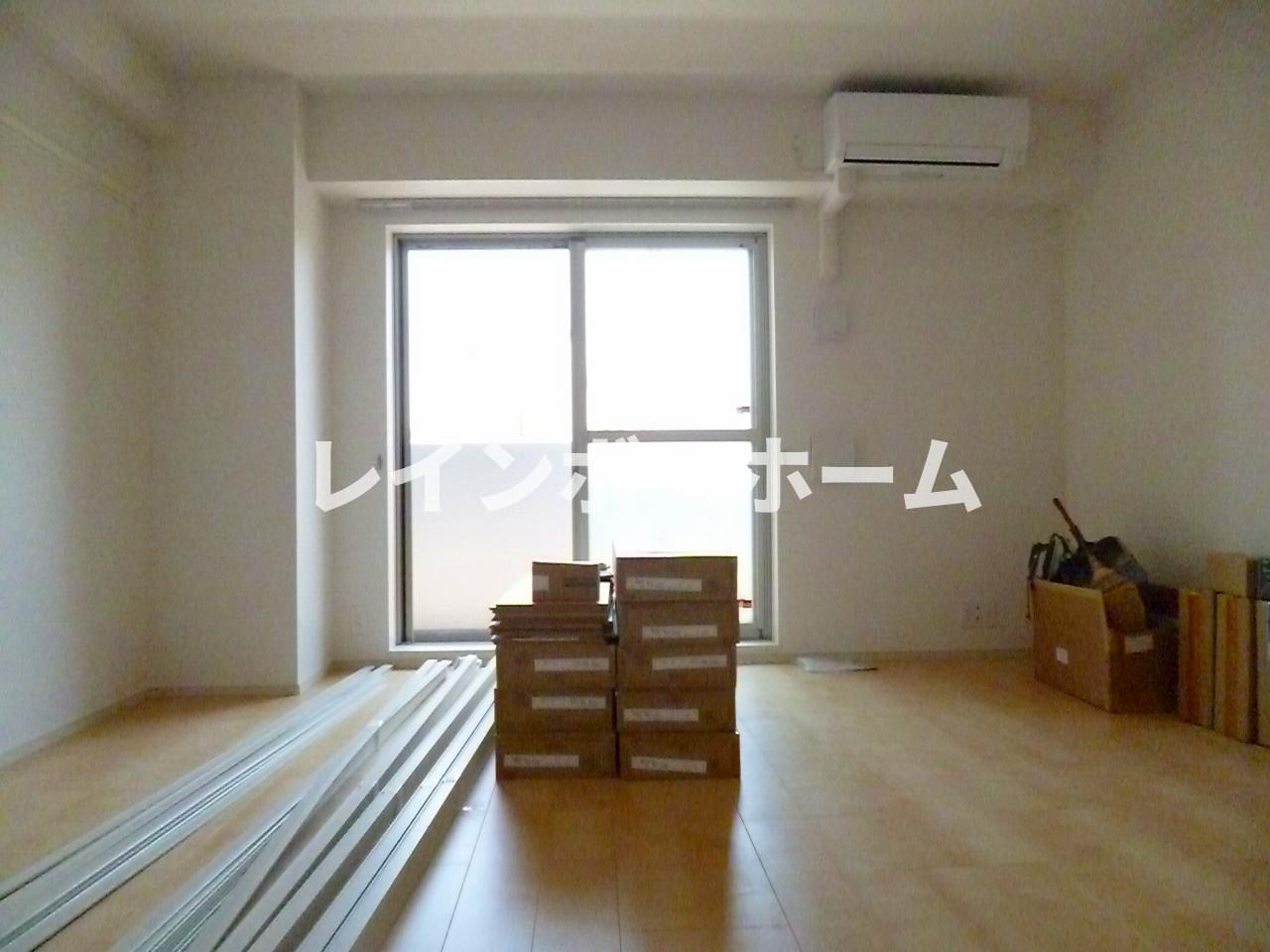 居室・リビング　同物件別号室参考写真です。