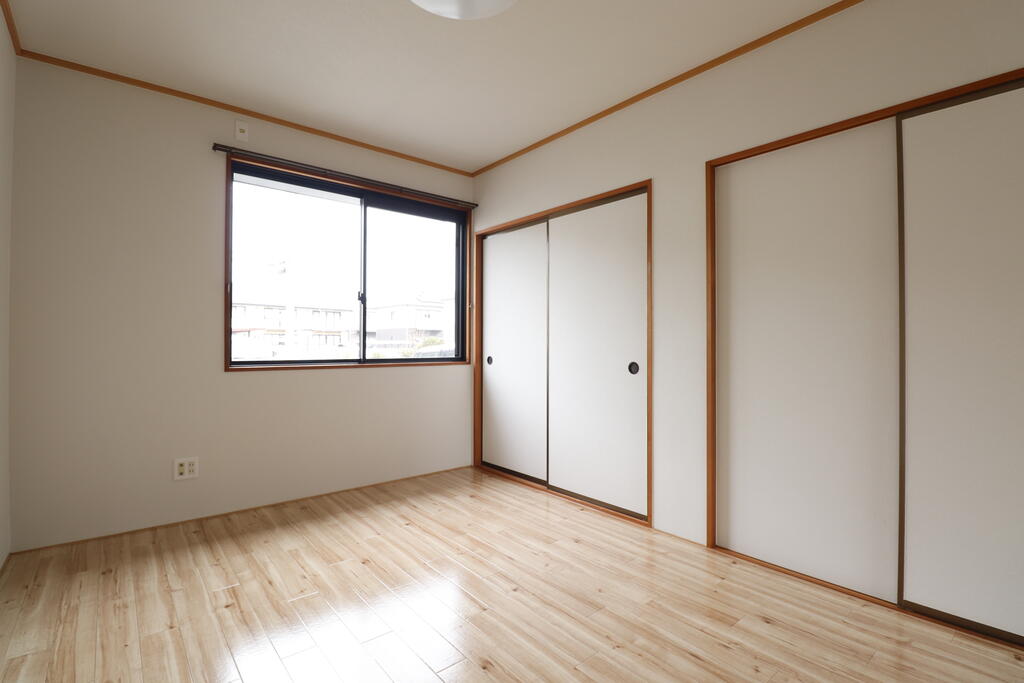 その他　もう一つの洋室です♪