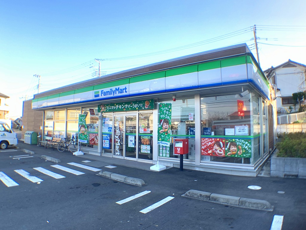 コンビニ　ファミリーマート綾瀬寺尾本町店（コンビニ）まで193m
