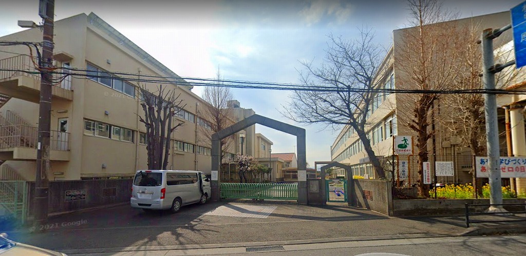 小学校　綾瀬市立綾北小学校（小学校）まで1008m