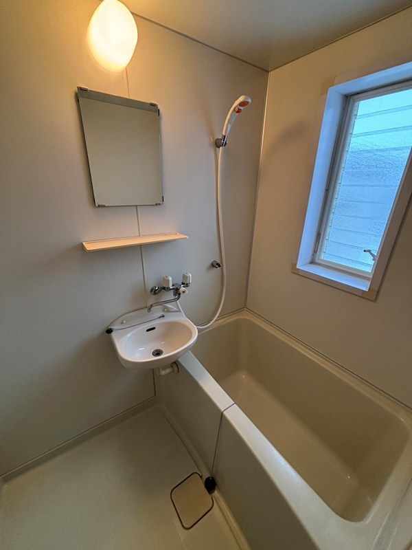 バス・シャワールーム　バストイレ別です！