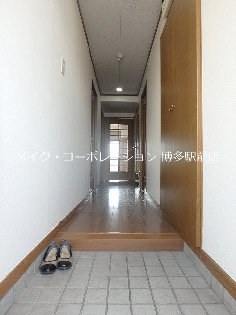 玄関　※別部屋写真参考