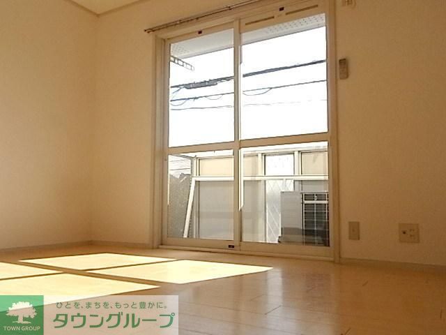 居室・リビング　明るい室内