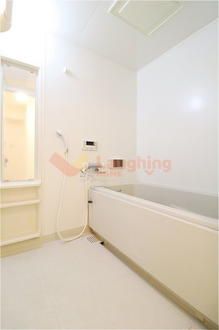 バス・シャワールーム　コンパクトで使いやすいお風呂です