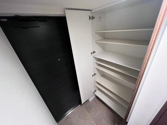 玄関　※別部屋の写真です