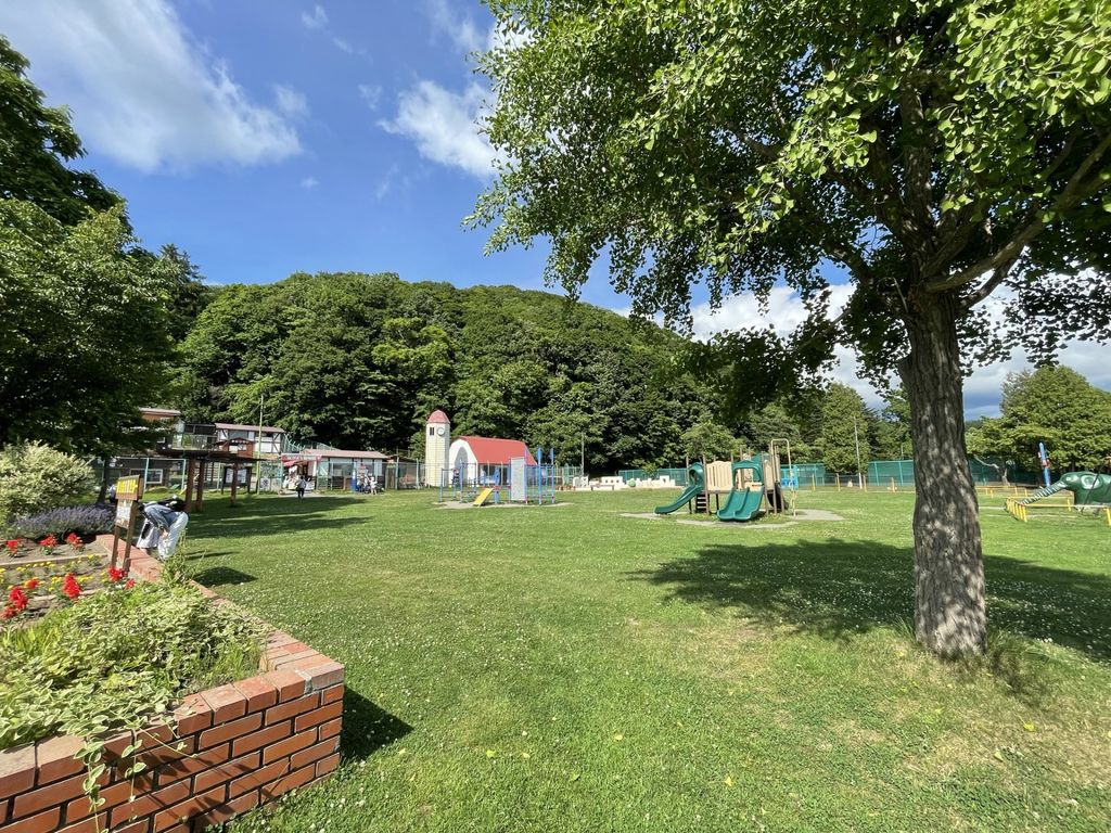 公園　栗山公園（公園）まで740m