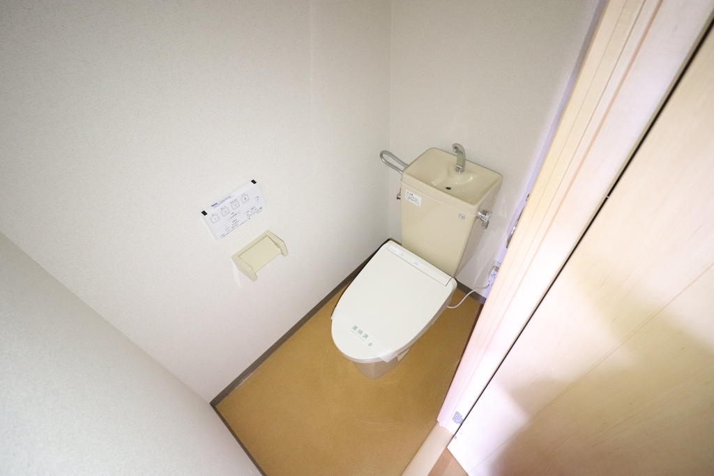 トイレ　温水洗浄便座です！