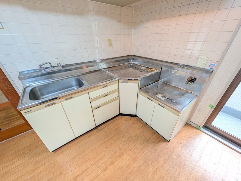 キッチン　キッチン収納あり