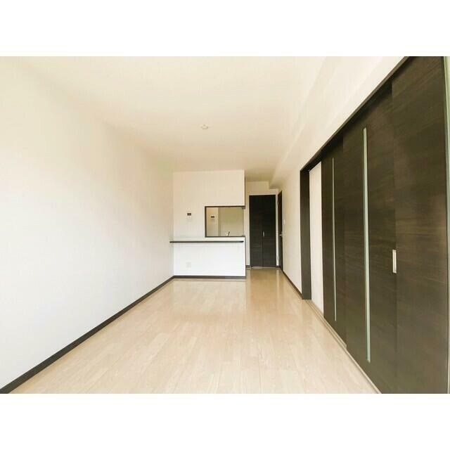 居室・リビング　同建物別部屋