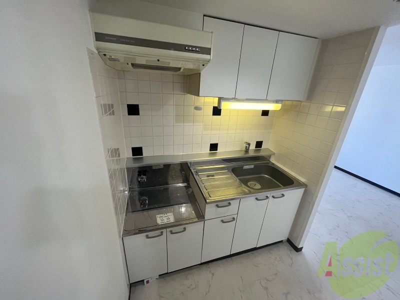 キッチン　キッチンです。ご自身でコンロを設置していただけます。