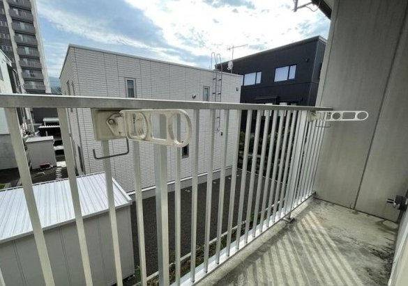 バルコニー　バルコニーからの眺めを楽しみながら食事をしませんか