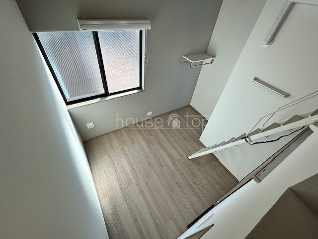 その他部屋・スペース　◆ロフトから見た洋室です♪