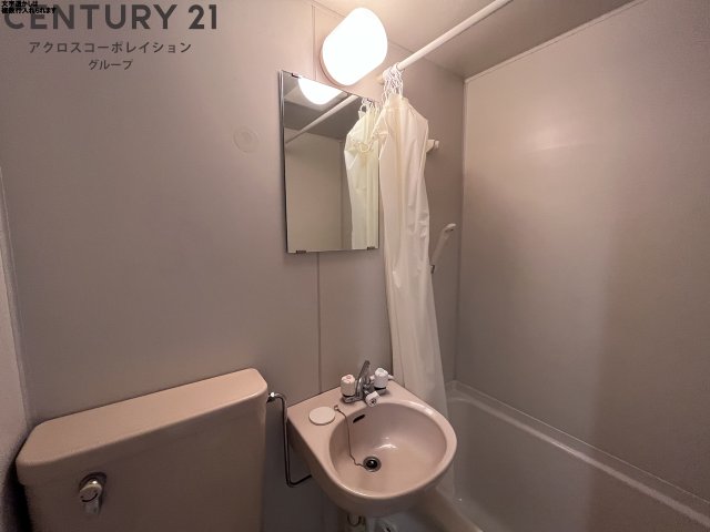 洗面設備　浴室内に洗面台付きです！